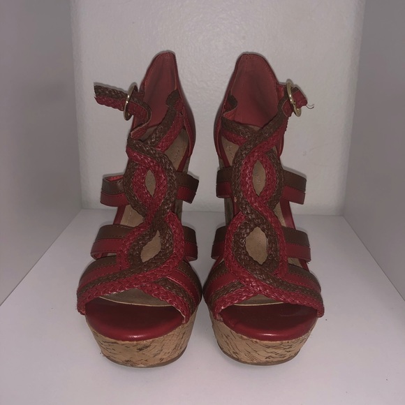 Platform Heel - Picture 1 of 2